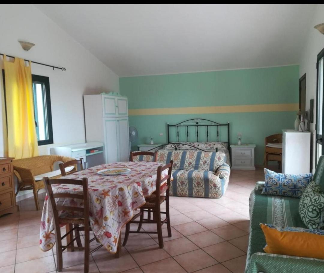 L'Oasi Villa SantʼAntìoco Habitación foto